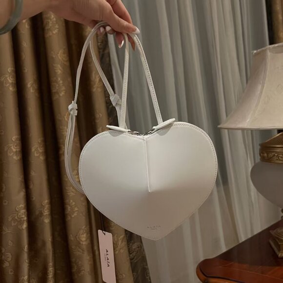 ALAIA light pink heart-shaped women's fashionable shoulder bag - Picture 6 of 8